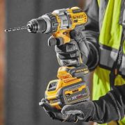 DEWALT DCD996P2-QW 18V 5.0Ah Li-Ion Çift Akülü Kömürsüz Profesyonel Darbeli Matkap